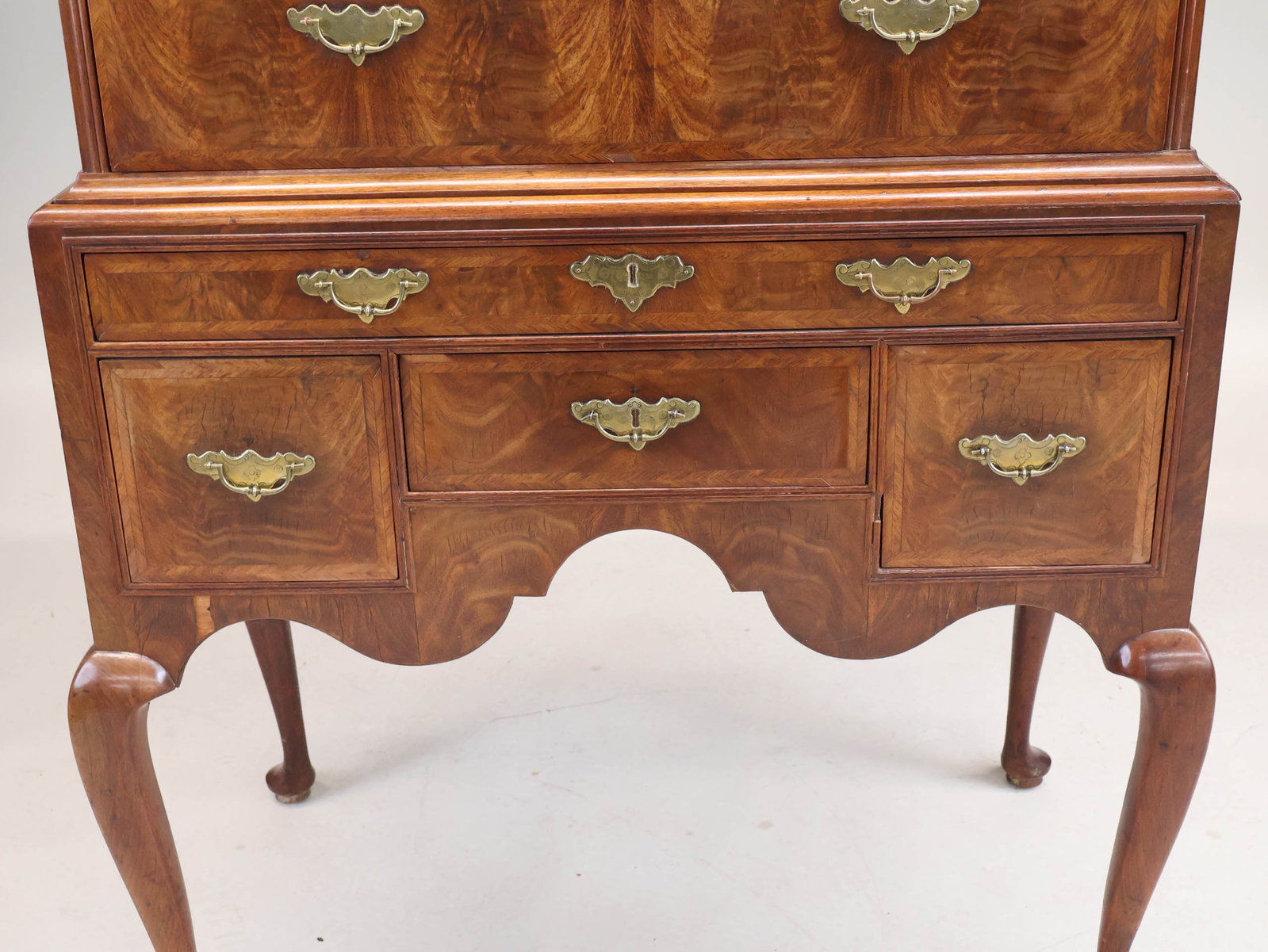 Queen Anne Figured Walnut Highboy - 6