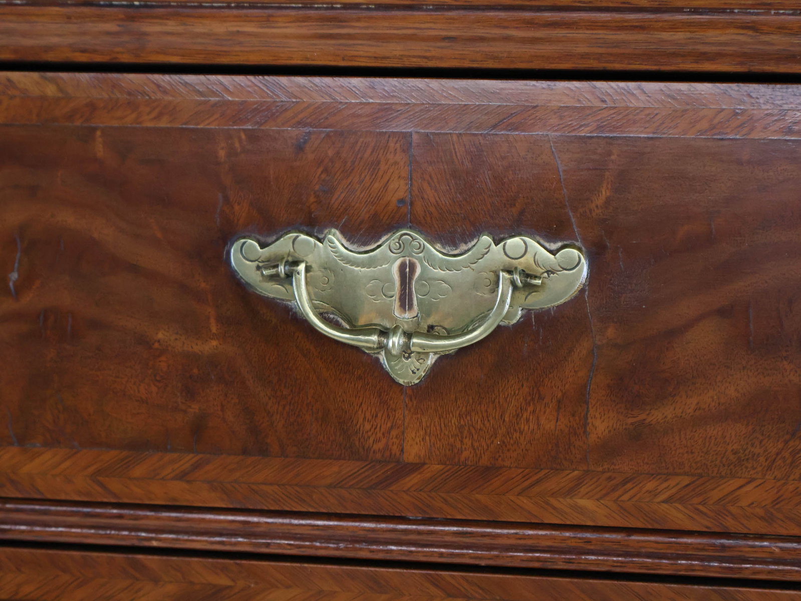 Queen Anne Figured Walnut Highboy - 7