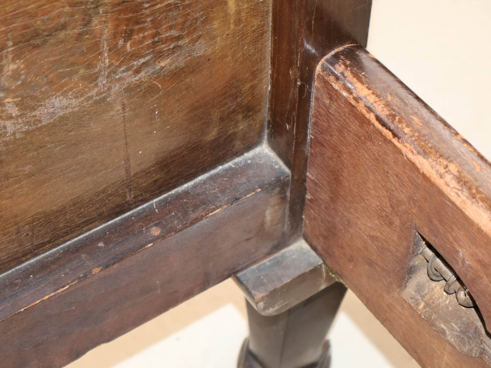 Burl Walnut Queen Size Bedstead - 12