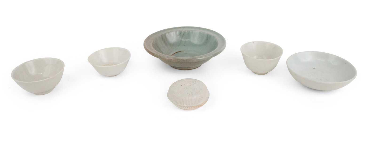 Group of Six Chinese Ming Dynasty items (1 of 10)