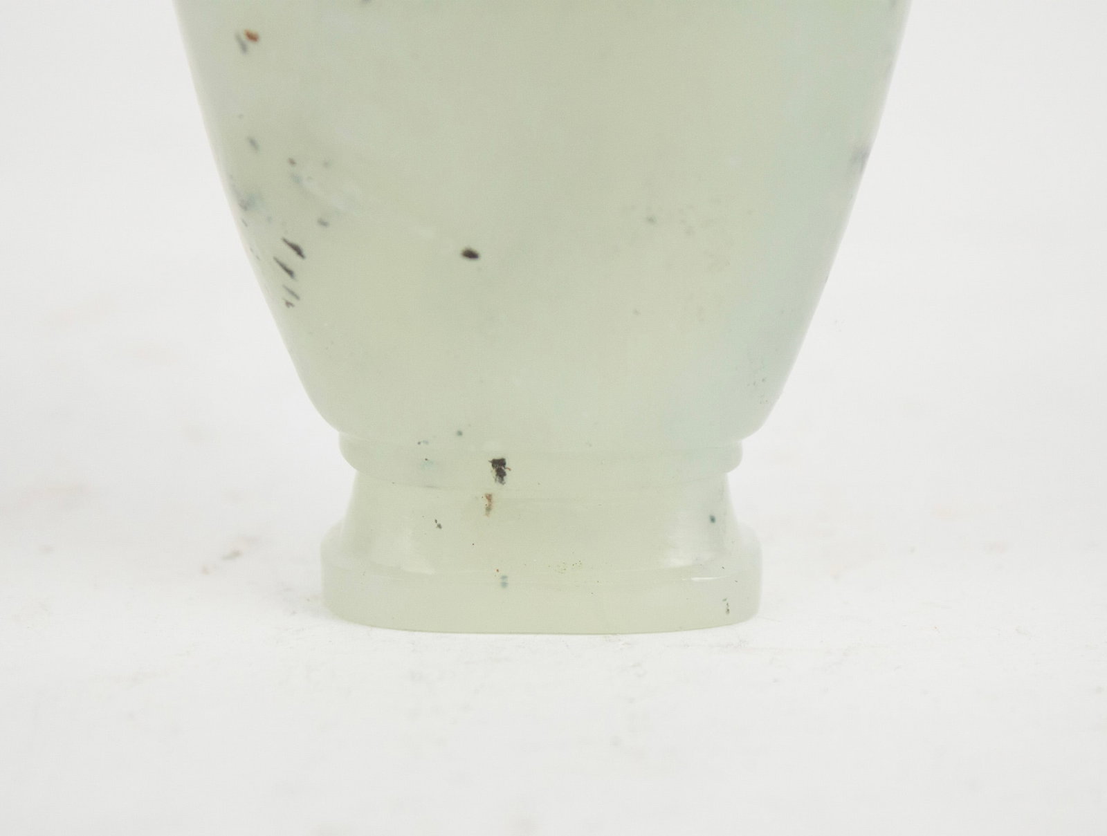 Chinese Nephrite Jade Covered Vase - 4
