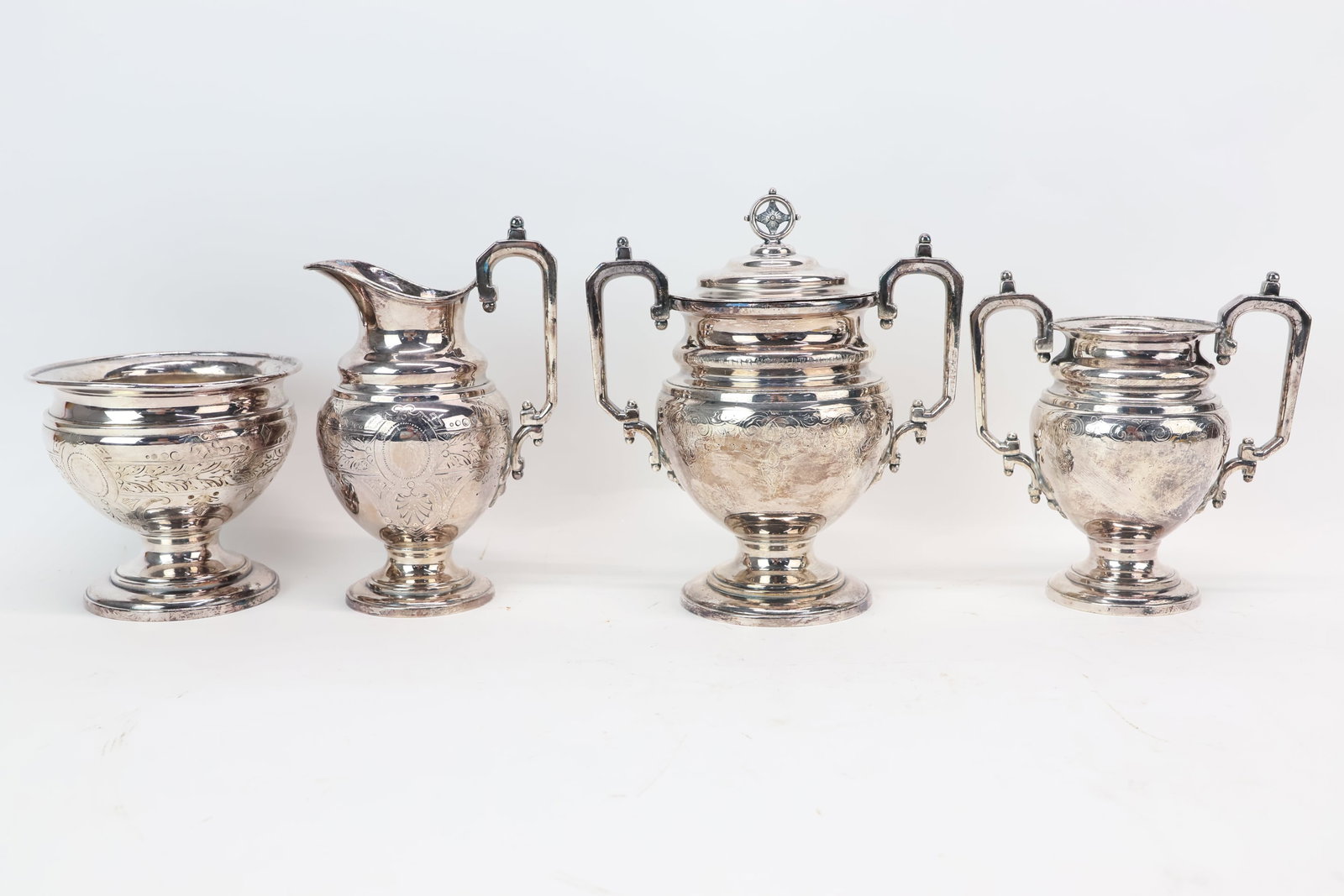 Group of Four Barclay & Cary Silverplated Table Items (1 of 8)