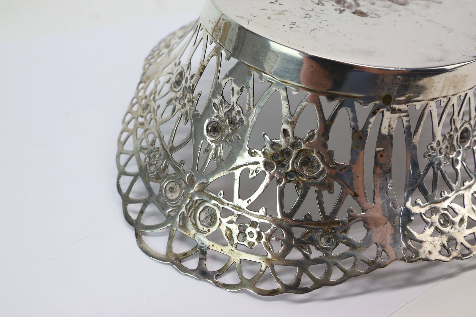 German 800 Silver Repousse Pierced Openwork Bow - 10