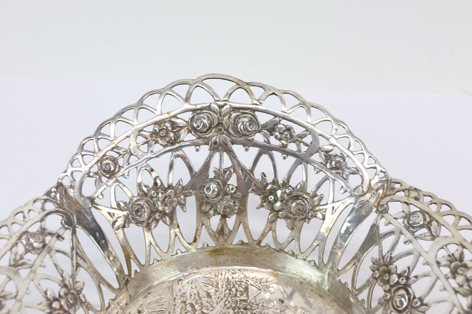 German 800 Silver Repousse Pierced Openwork Bow - 4