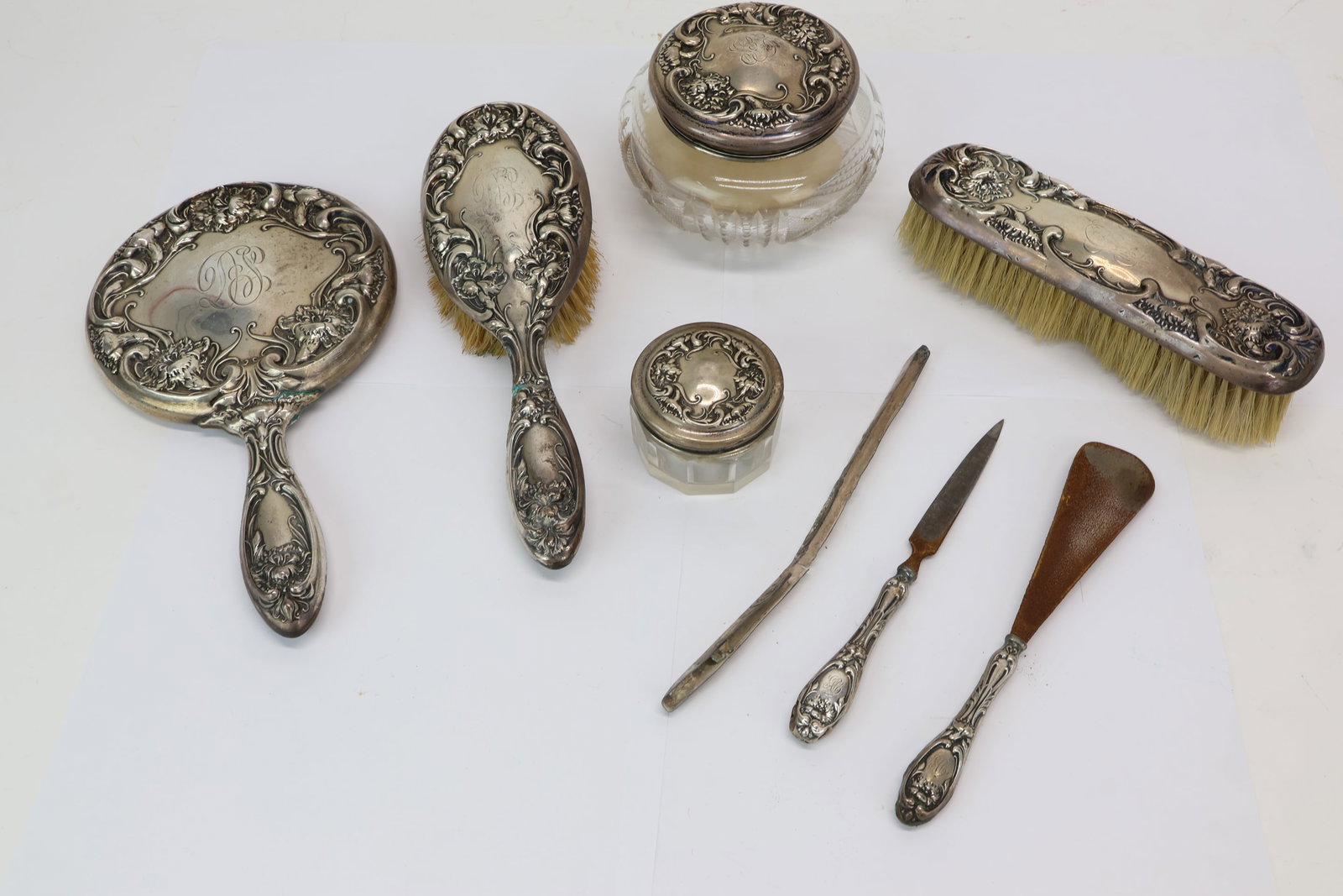 Sterling Silver R. Wallace & Sons Vanity Set (1 of 17)