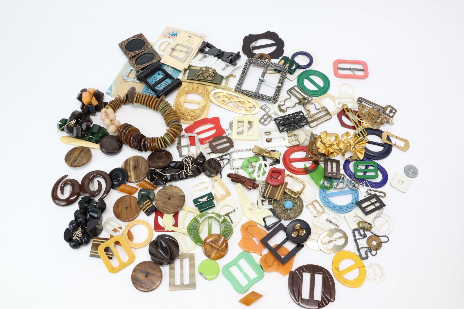 Vintage Group of Assorted Buttons and Buckles (1 of 10)