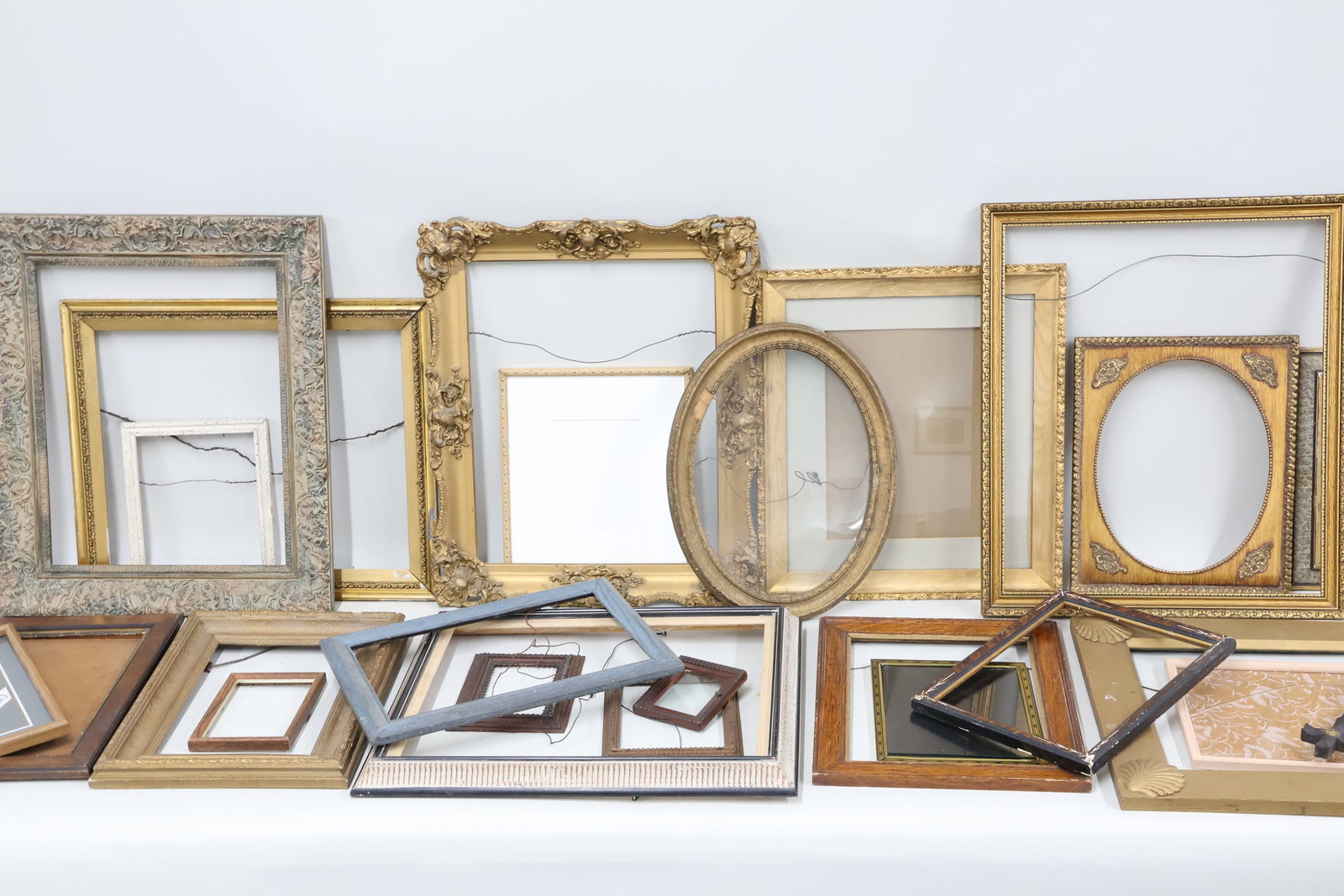 Group of Assorted Picture Frames (1 of 10)