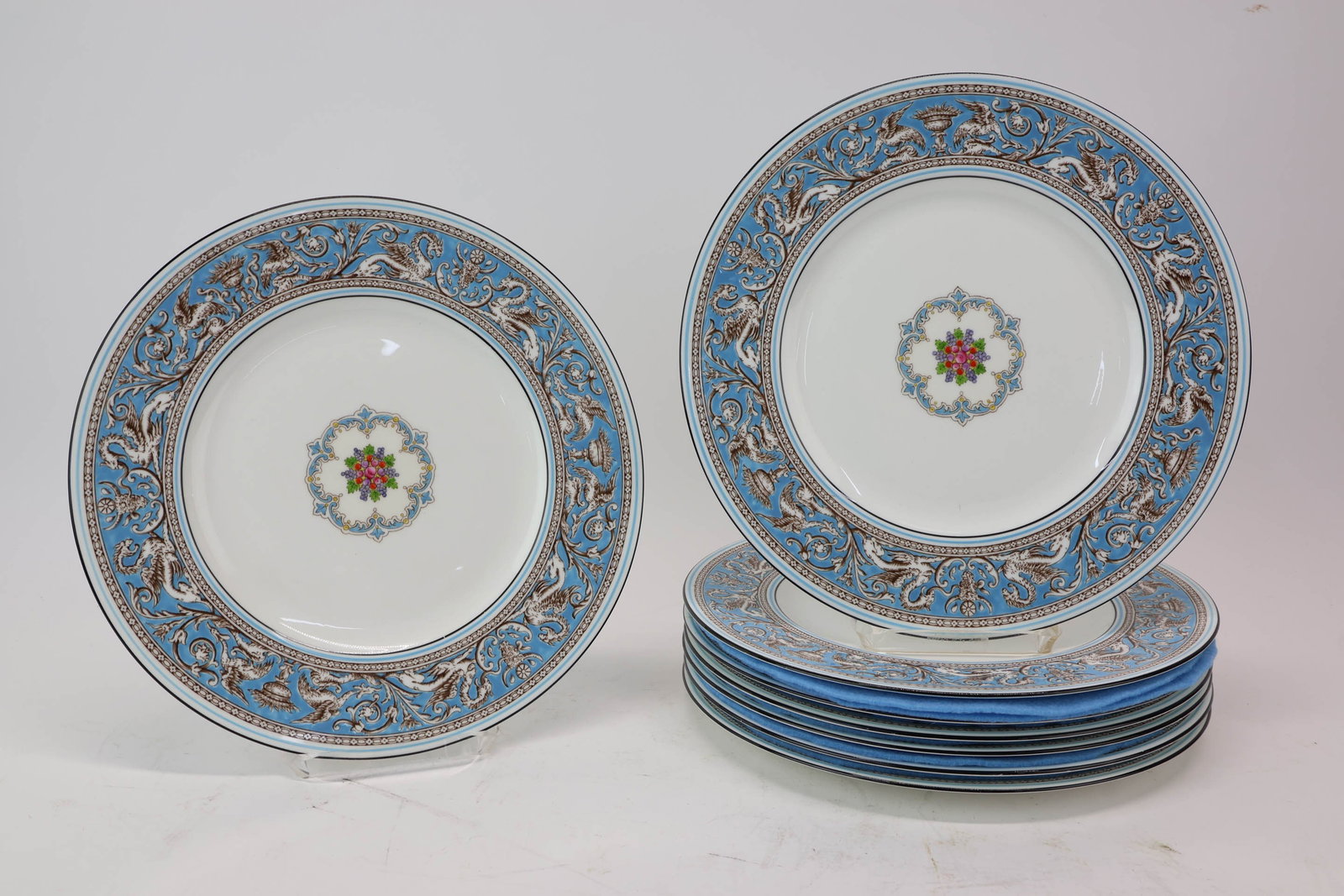 Set of 8 Wedgwood Florentine Turquoise Dinner Plates (1 of 4)