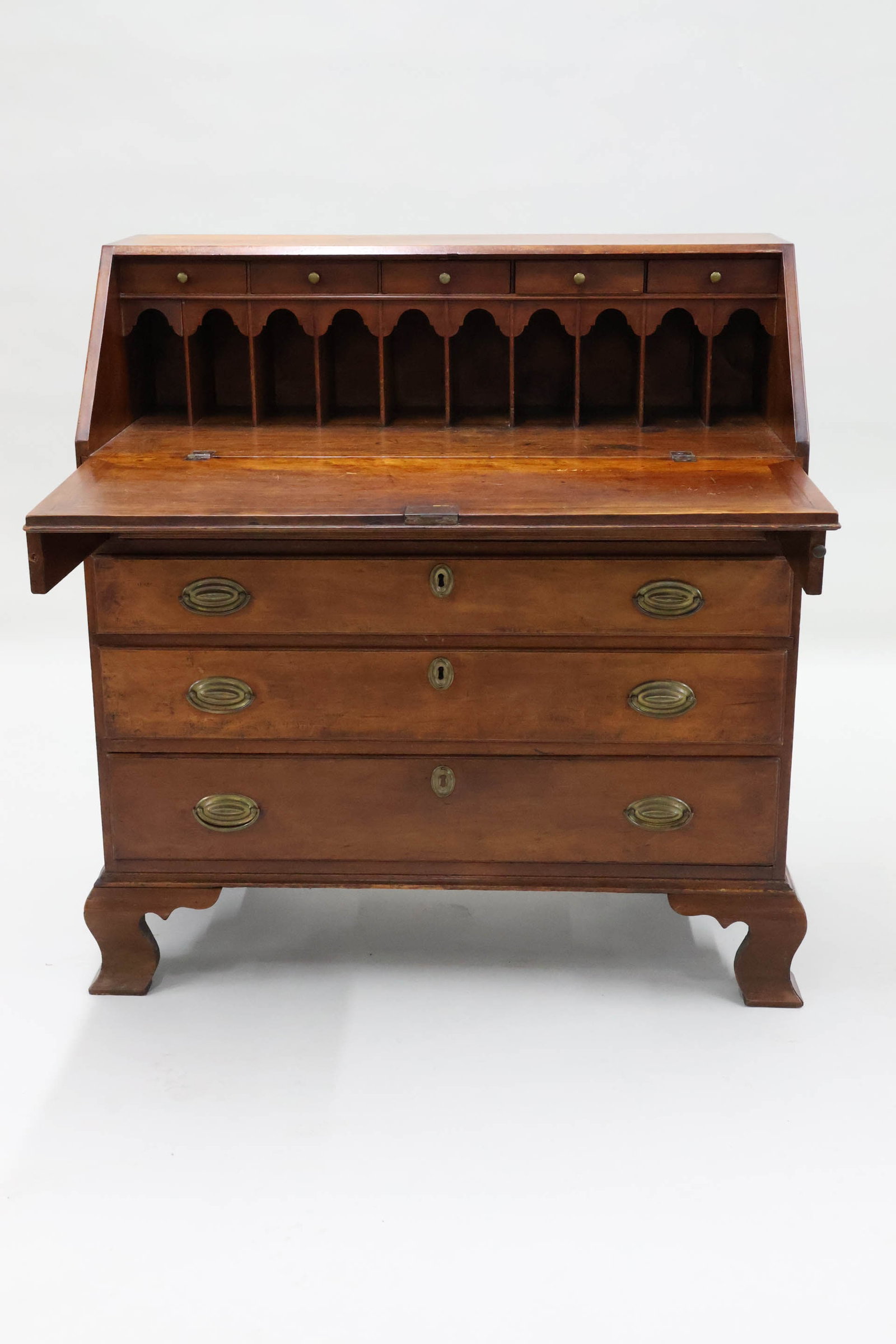 Antique Chippendale Slant Front Secretary Desk: Antique Chippendale Slant Front Secretary Desk Antique Chippendale Slant Front Secretary Desk. Having four graduated drawers below a fall front top. Used condition, wear, worn, splits to wood sides, r