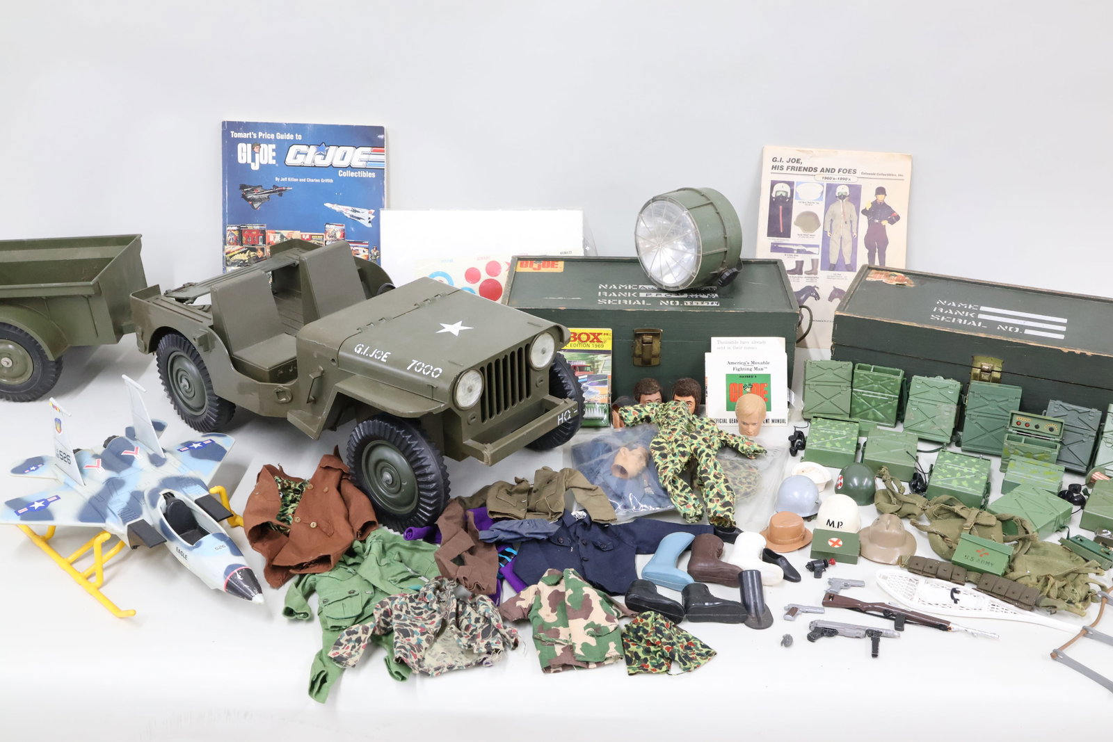 Vintage Group of Assorted GI Joe Articles (1 of 11)