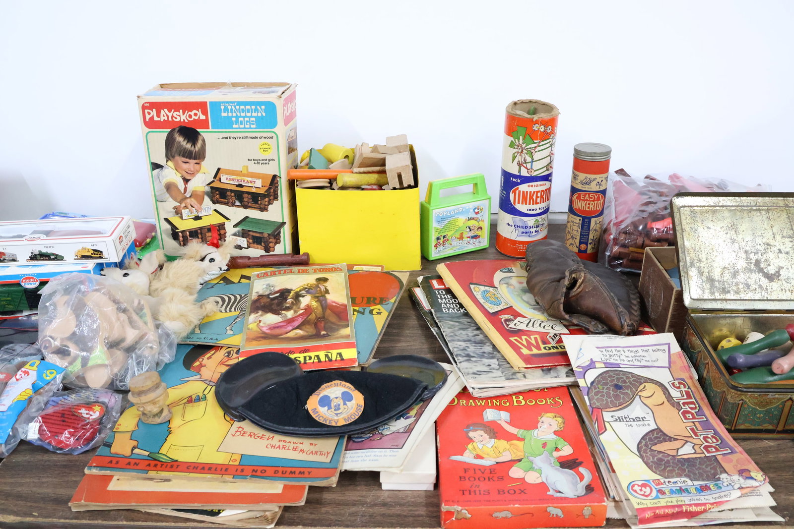 Large Group of Assorted Vintage Toys and Games (1 of 20)