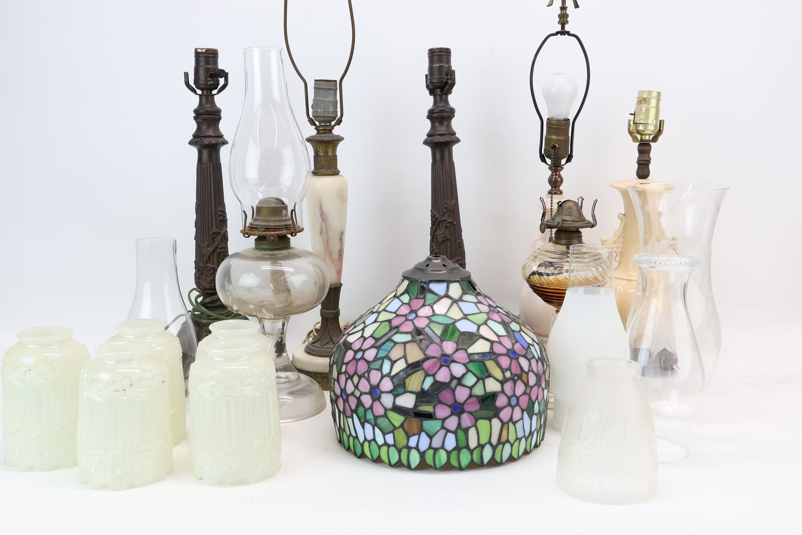 Group of Assorted Table Lamps and Lamp Shades (1 of 12)