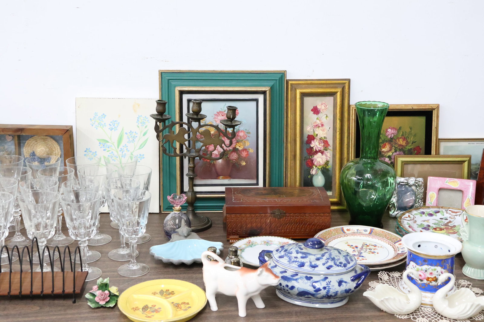 Group of Assorted Table Articles and Artwork (1 of 18)