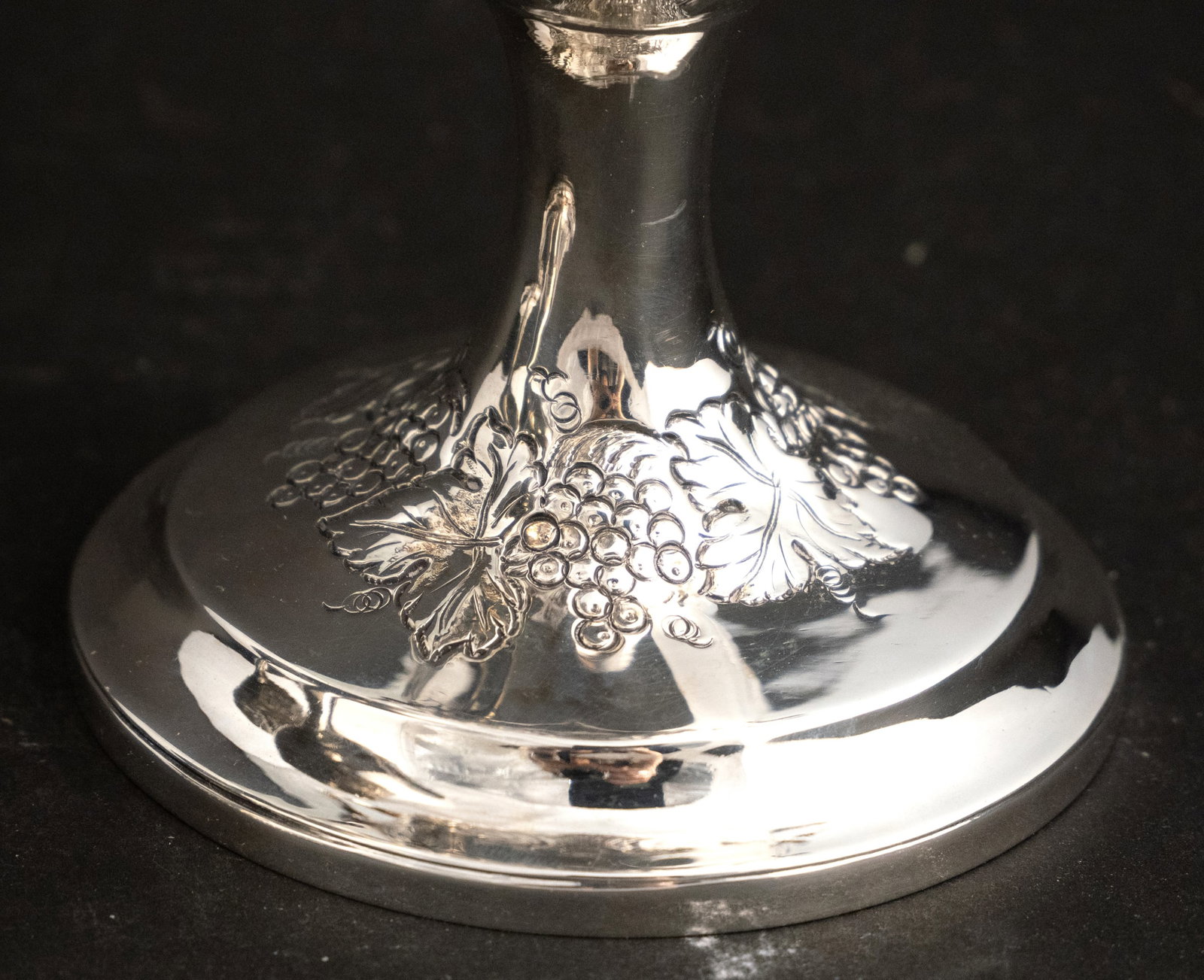 Two Georgian Irish Ecclesiastical Double Handled Cups - 5
