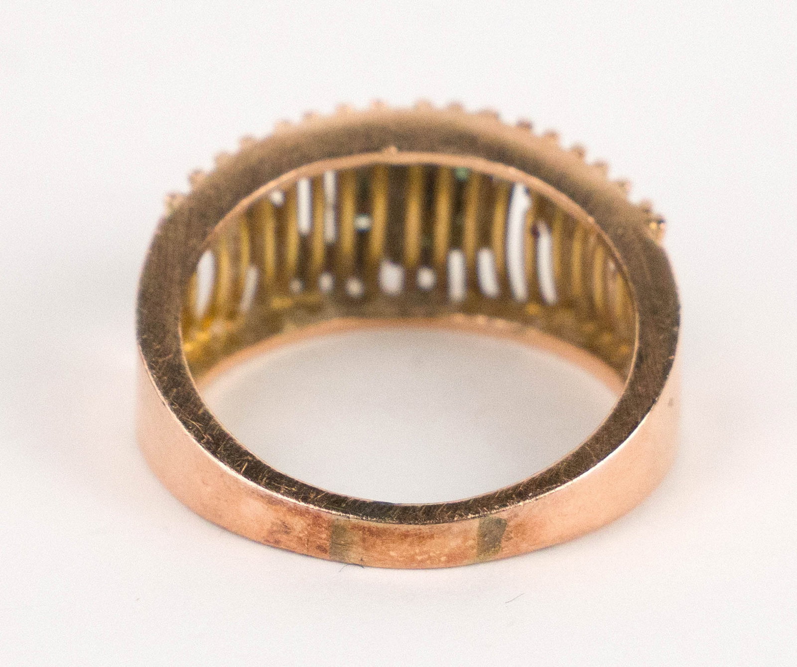 Modern Emerald and Diamond Ring - 5