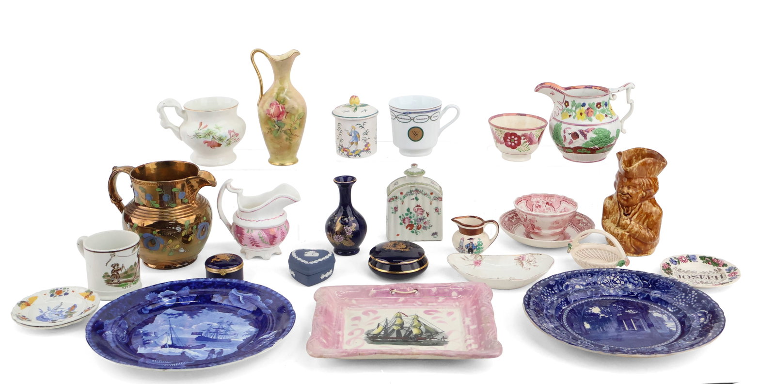 Large Group of Porcelain Table Articles (1 of 13)