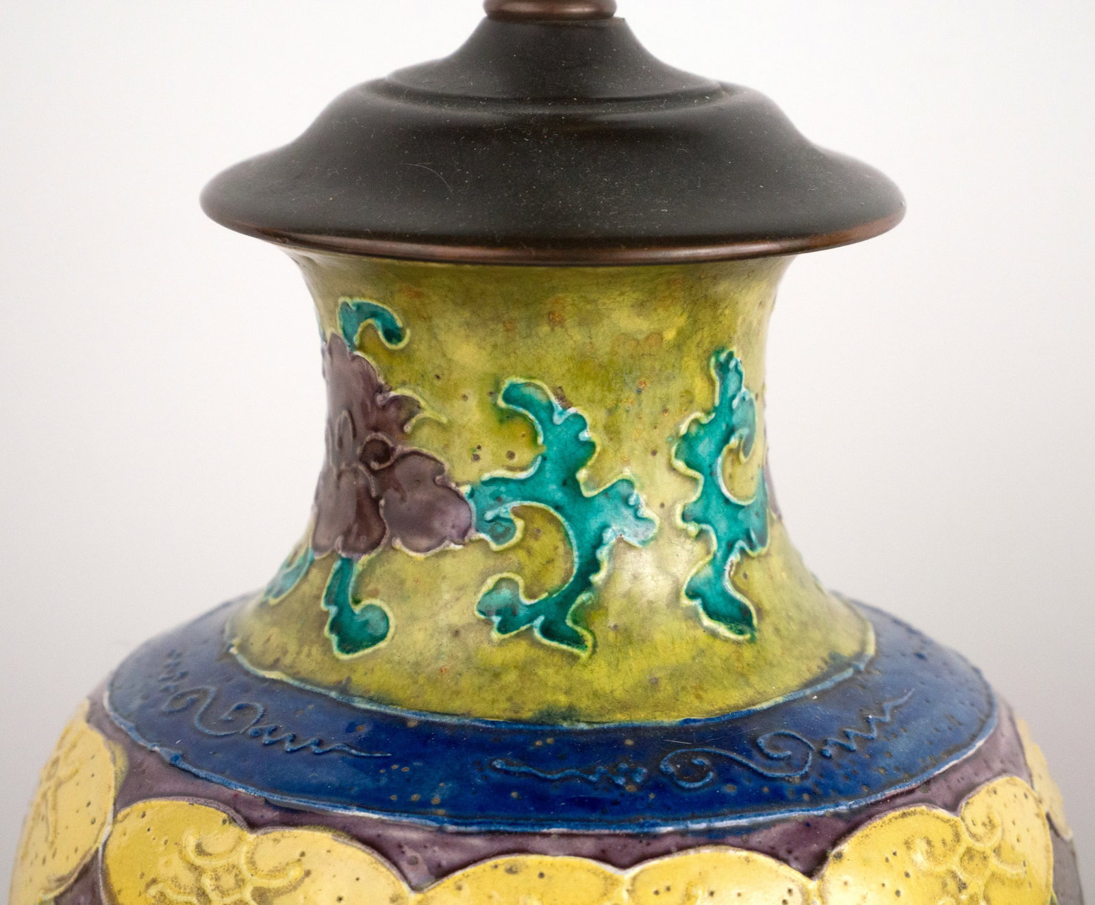 Three Chinese Vases - 4