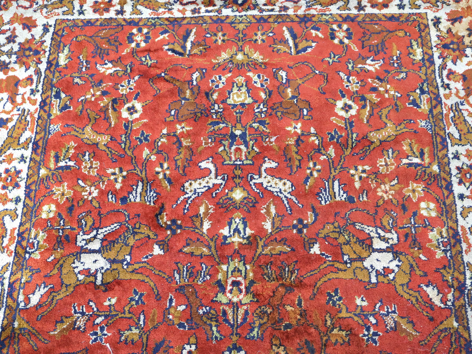 Machine-Made Rug with Hunting Pattern - 7