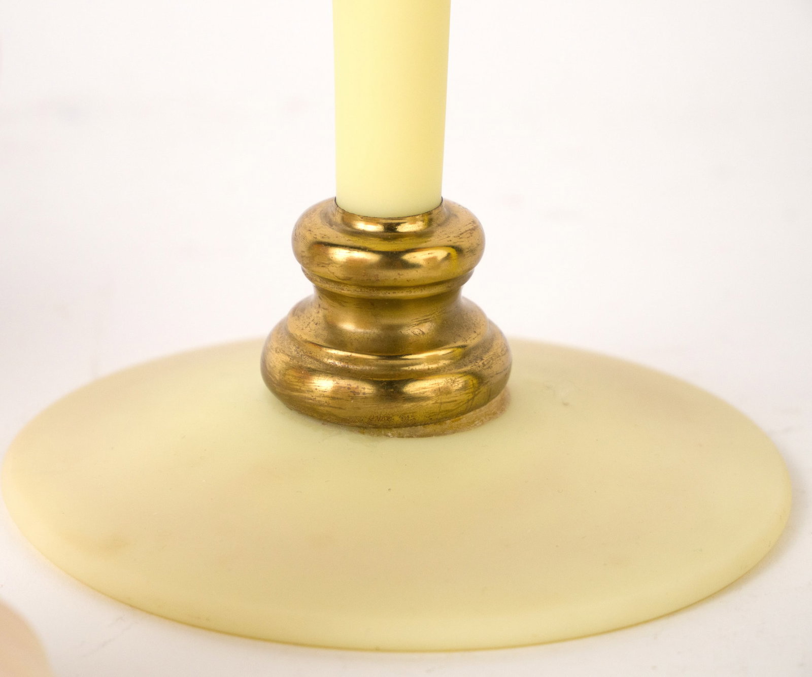 Eight Burmese Glass Table Articles - 3