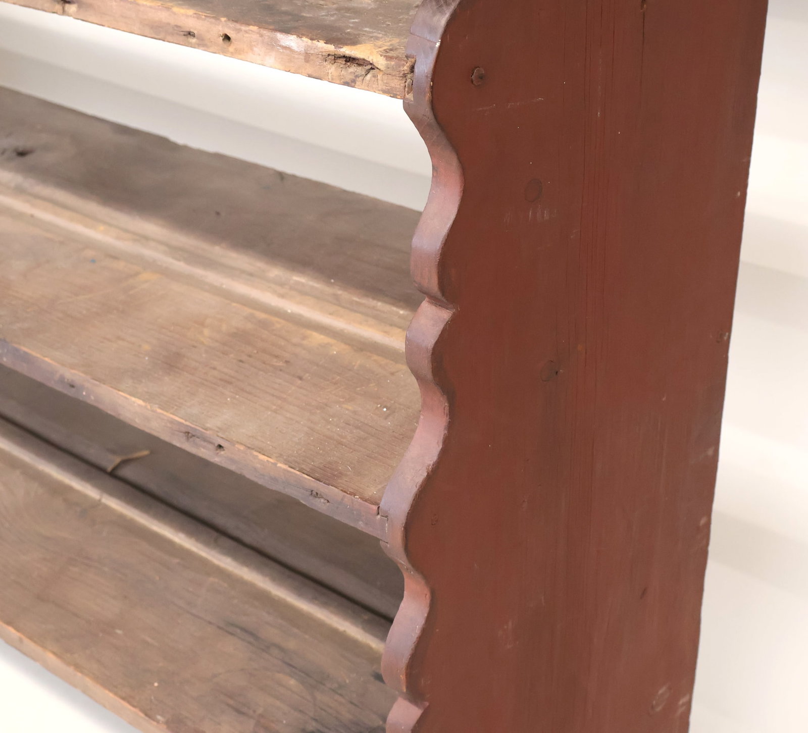 Red-Stained Pine Bucket Bench - 7