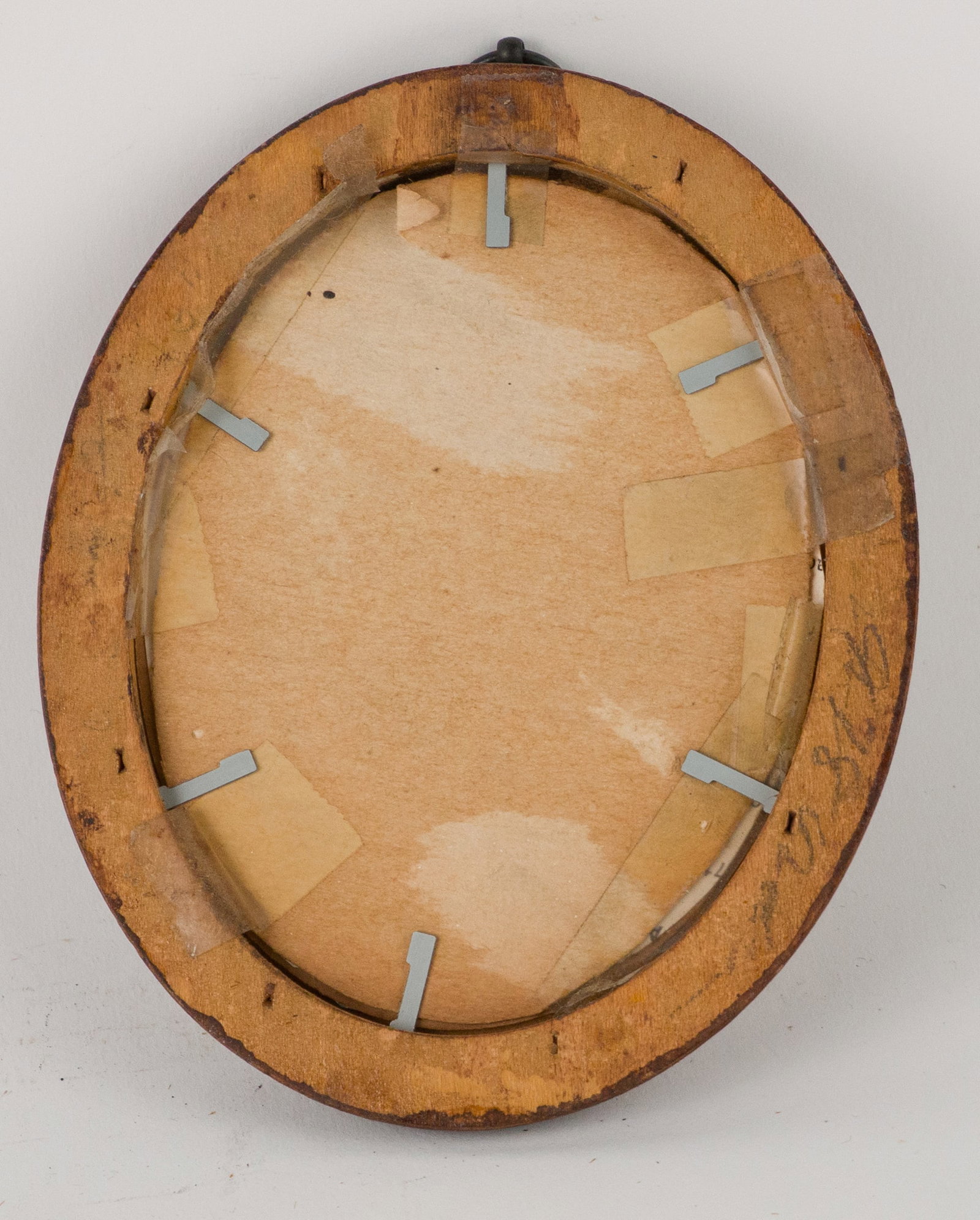 Four Oval Framed Silhouettes - 7