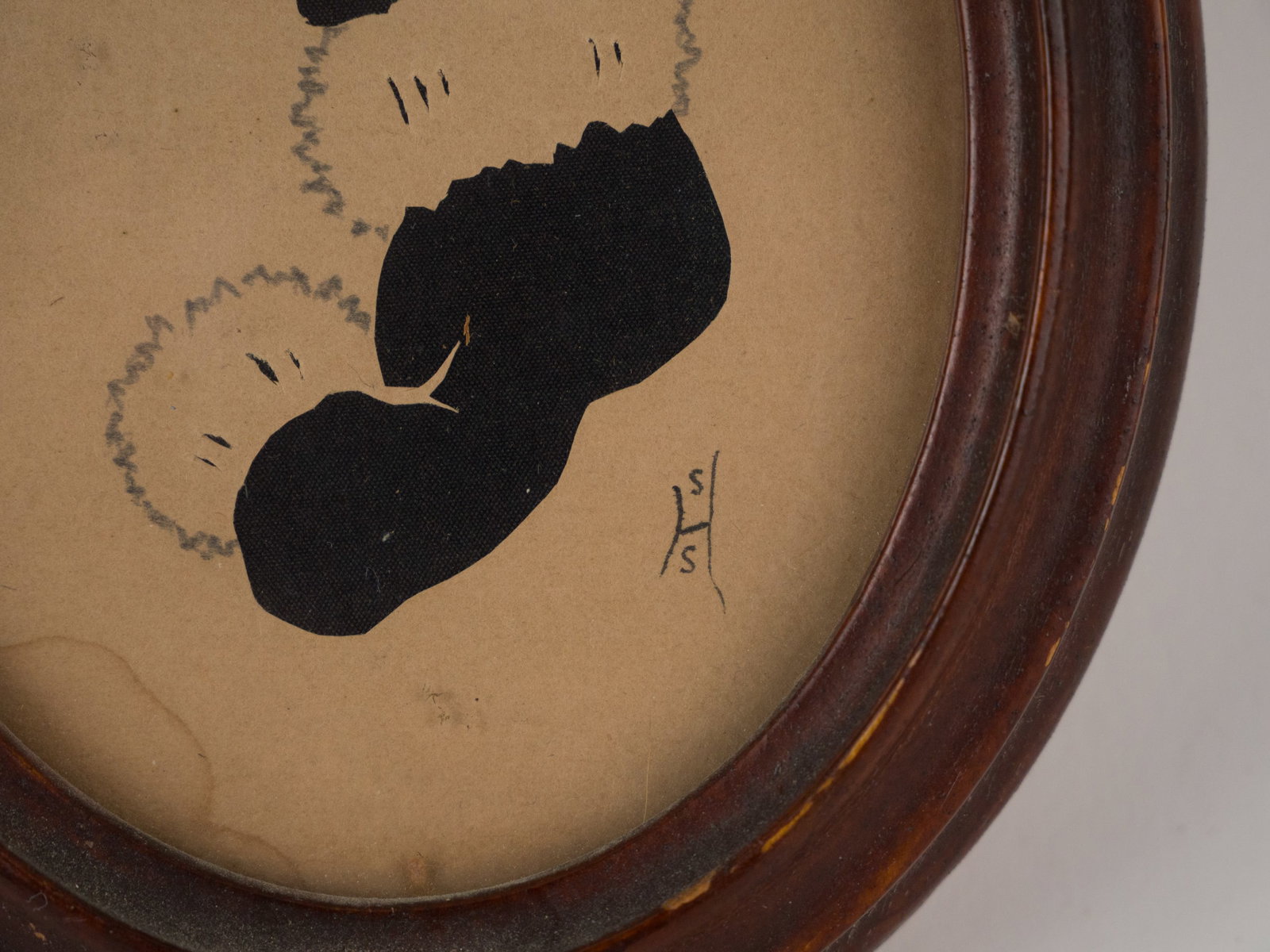 Four Oval Framed Silhouettes - 9