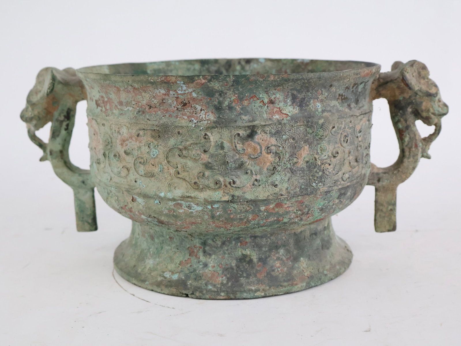Chinese Archaic Bronze Gui - 2