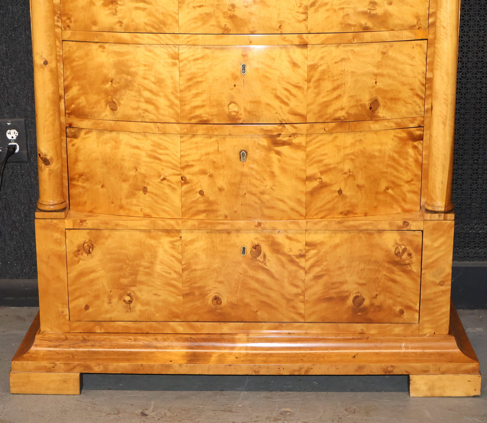 Biedermeier Figured Birch Commode - 4