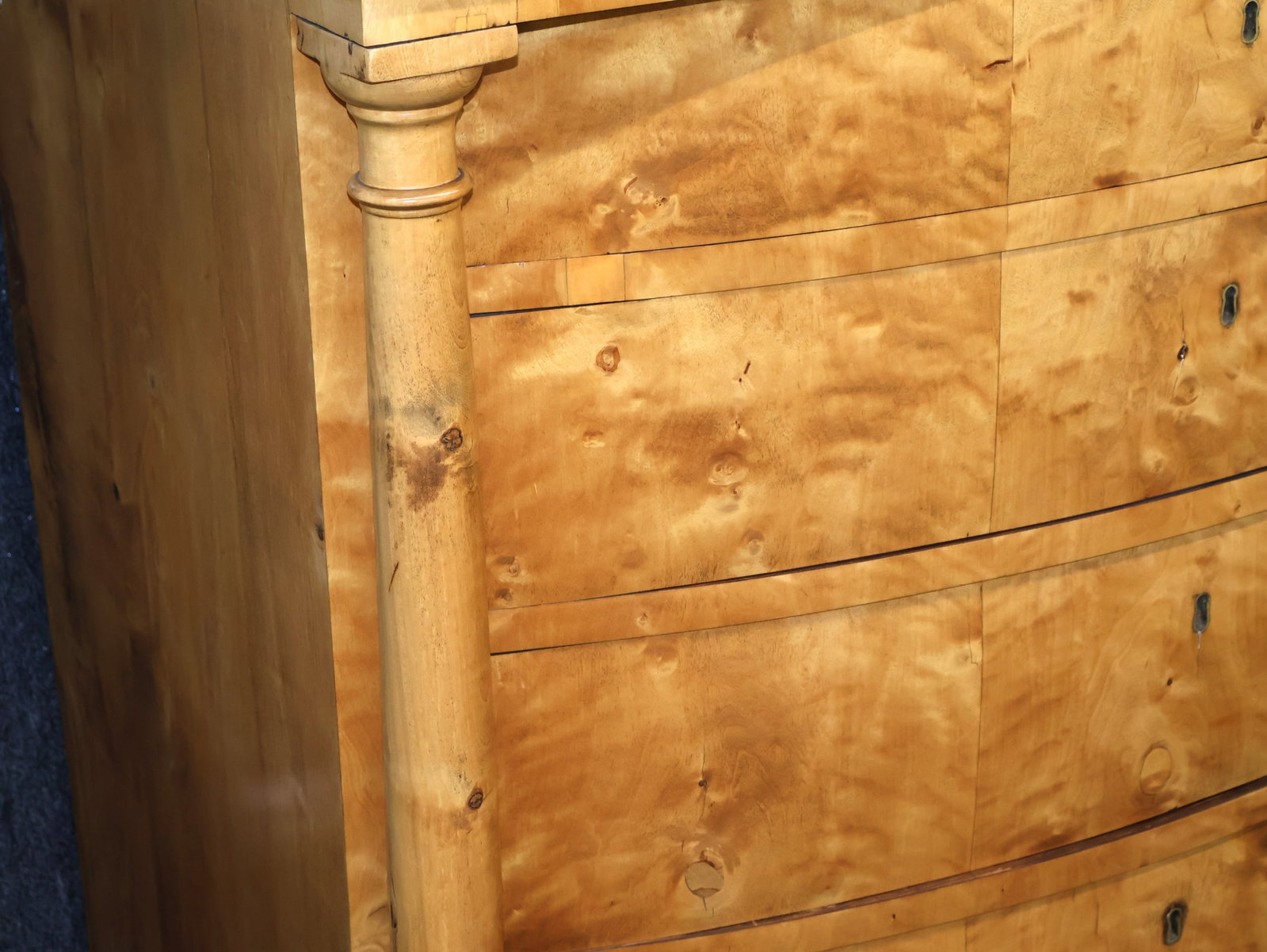 Biedermeier Figured Birch Commode - 6