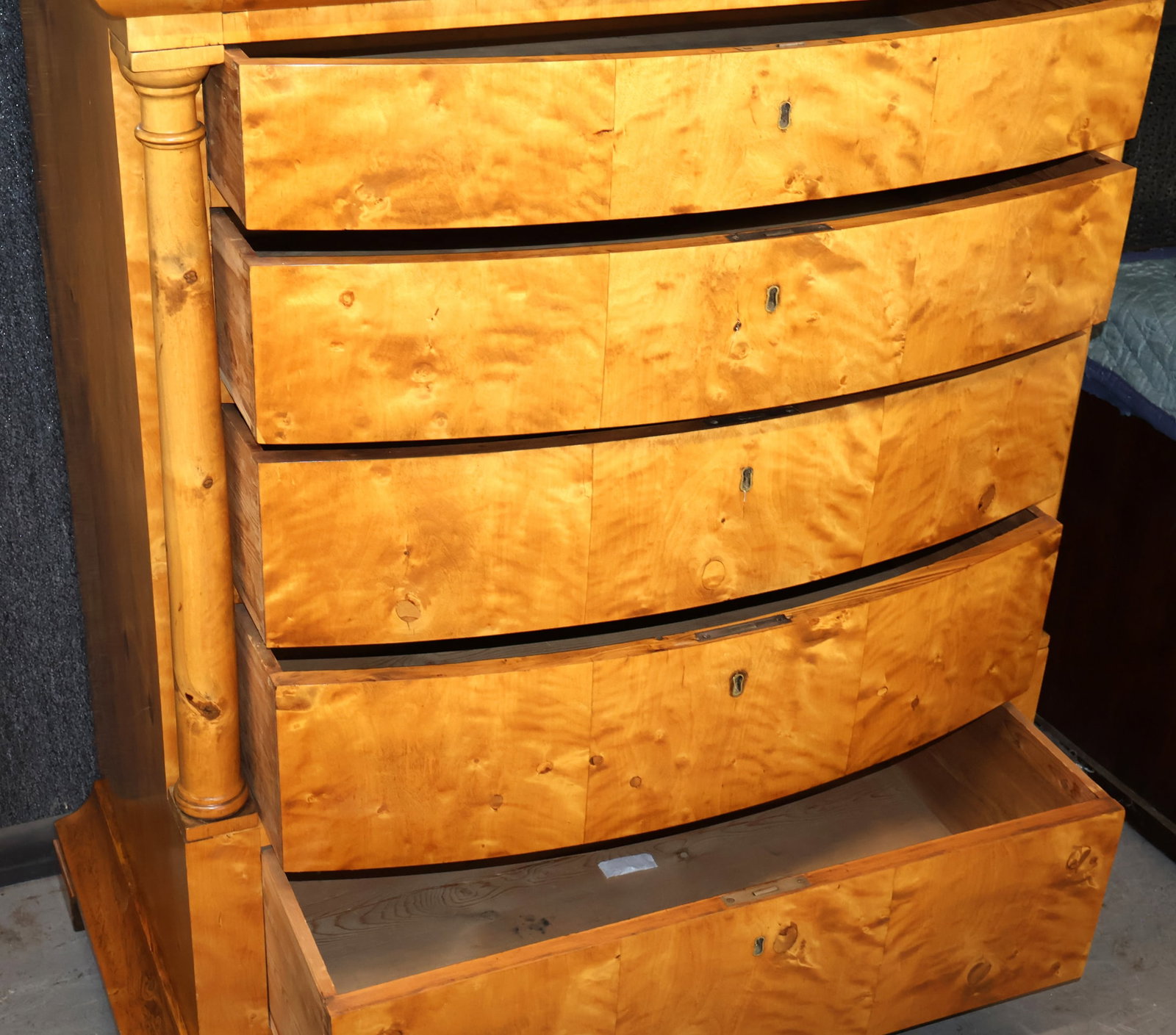 Biedermeier Figured Birch Commode - 9