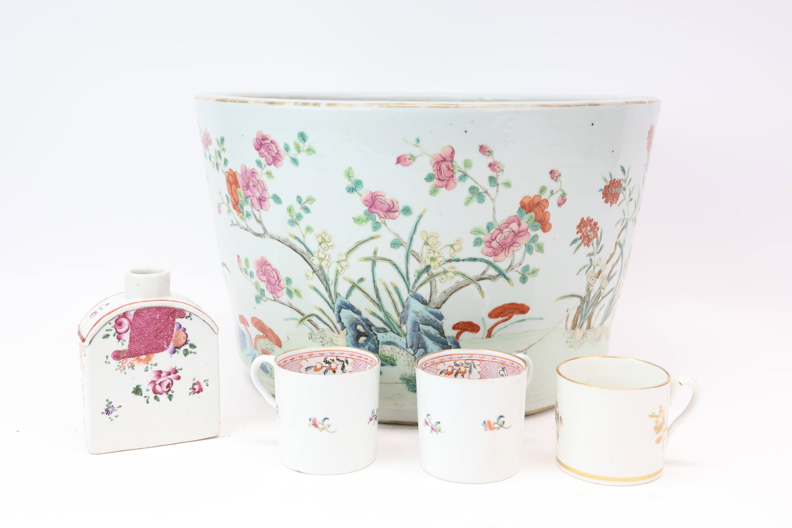 Famille Rose Jardiniere (1 of 15)