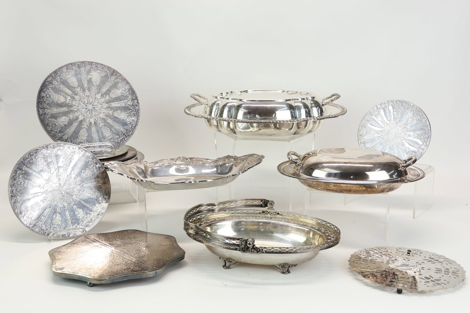Group of Assorted Silver Plated Serving Articles (1 of 13)