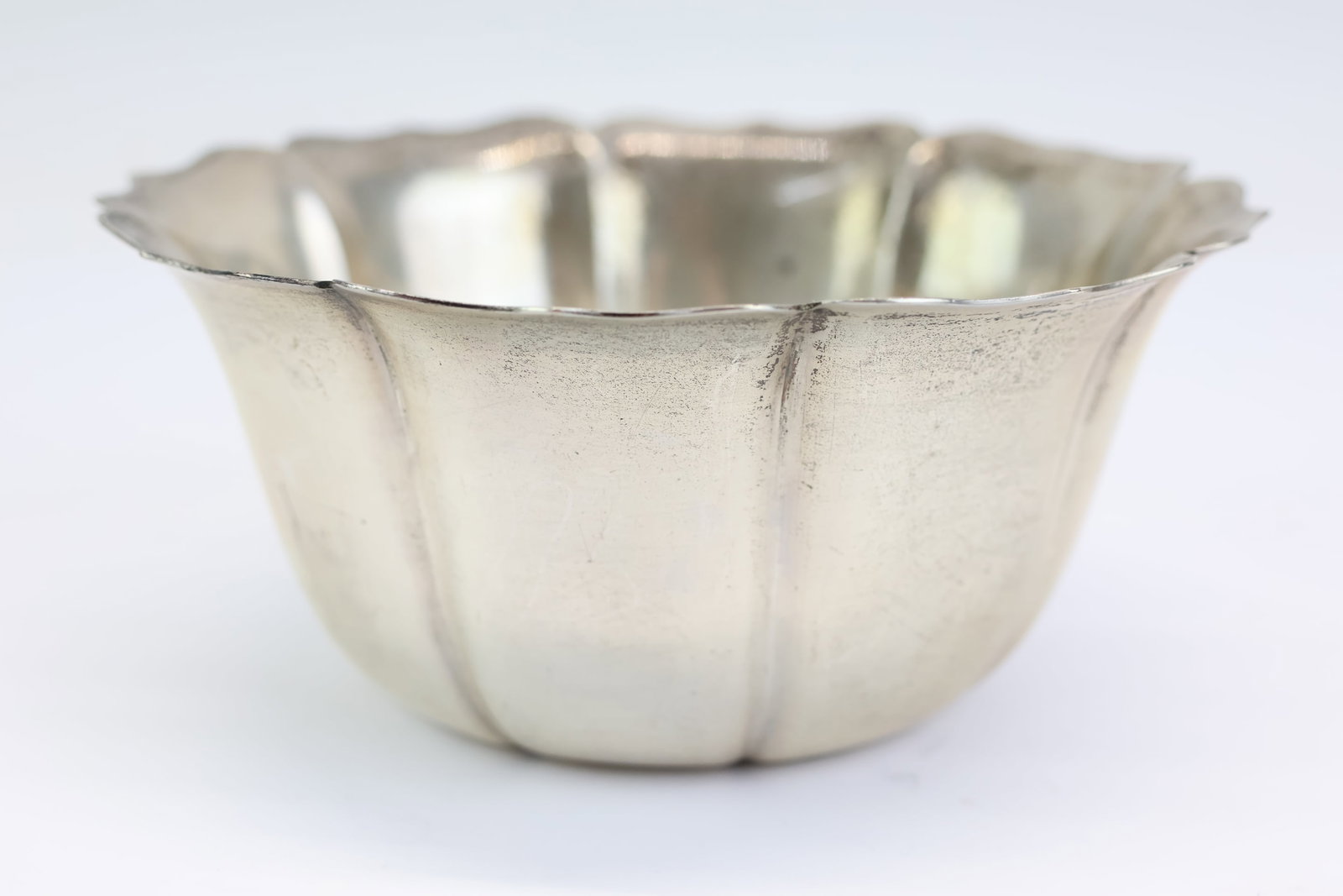 Sterling Silver Brand Chatillon Irish Reproduction Bowl: Sterling Silver Brand Chatillon Irish Reproduction Bowl Sterling Silver Brand Chatillon Irish Reproduction Bowl Approximately 4.5 t.o. Used condition, 2 3/8" tall x 5 1/4" diameter
