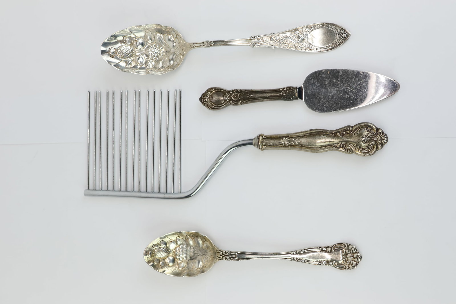 Group of Four Assorted Sterling Silver Serving Pieces (1 of 12)