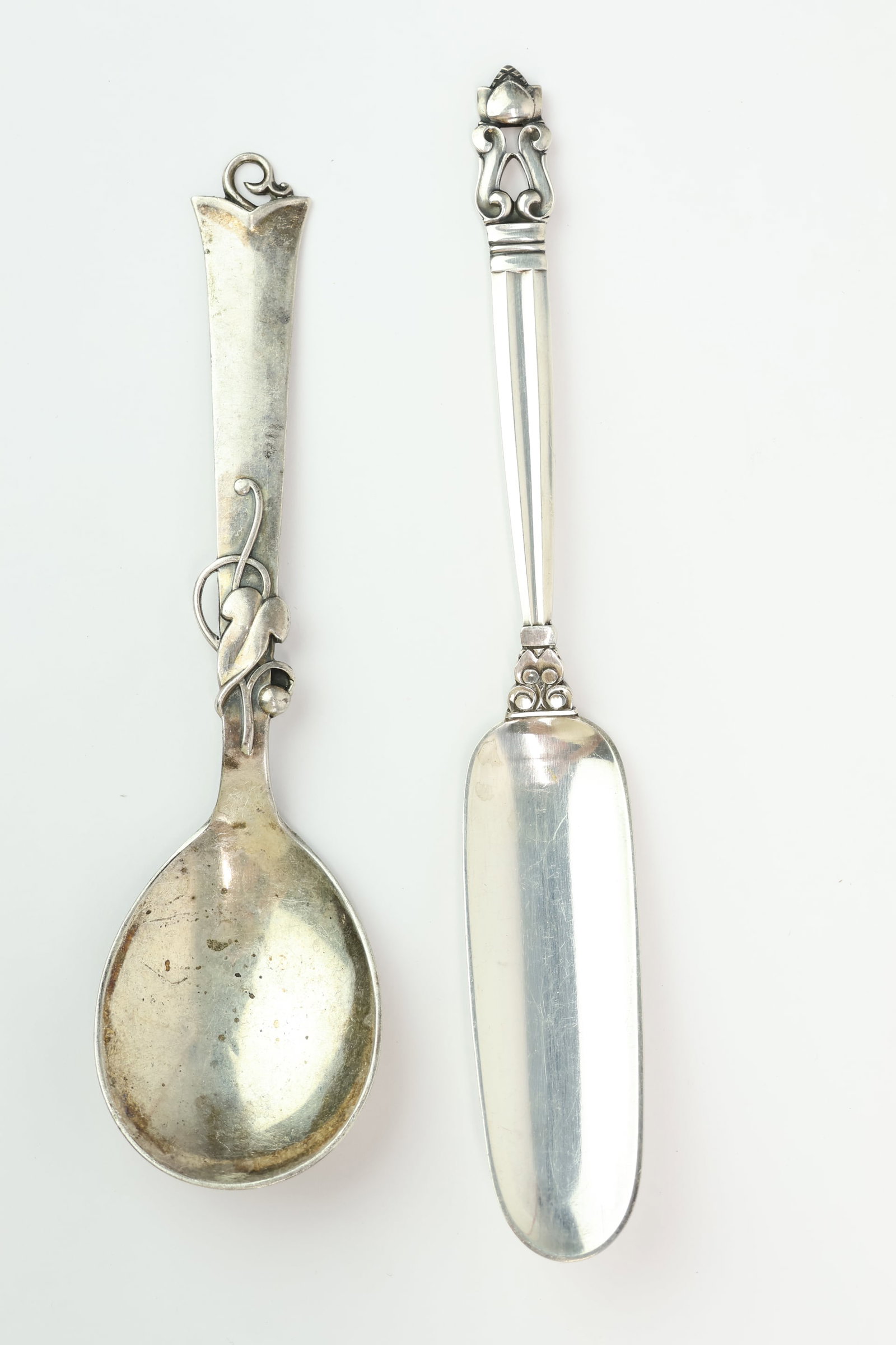 Georg Jensen Denmark Acorn Sterling Silver Cheese Scoop: Georg Jensen Denmark Acorn Sterling Silver Cheese Scoop Georg Jensen Denmark Acorn Sterling Silver Cheese Scoop. Together with a Carl Cohr Art Deco Style Sterling Silver Denmark Spoon. Used