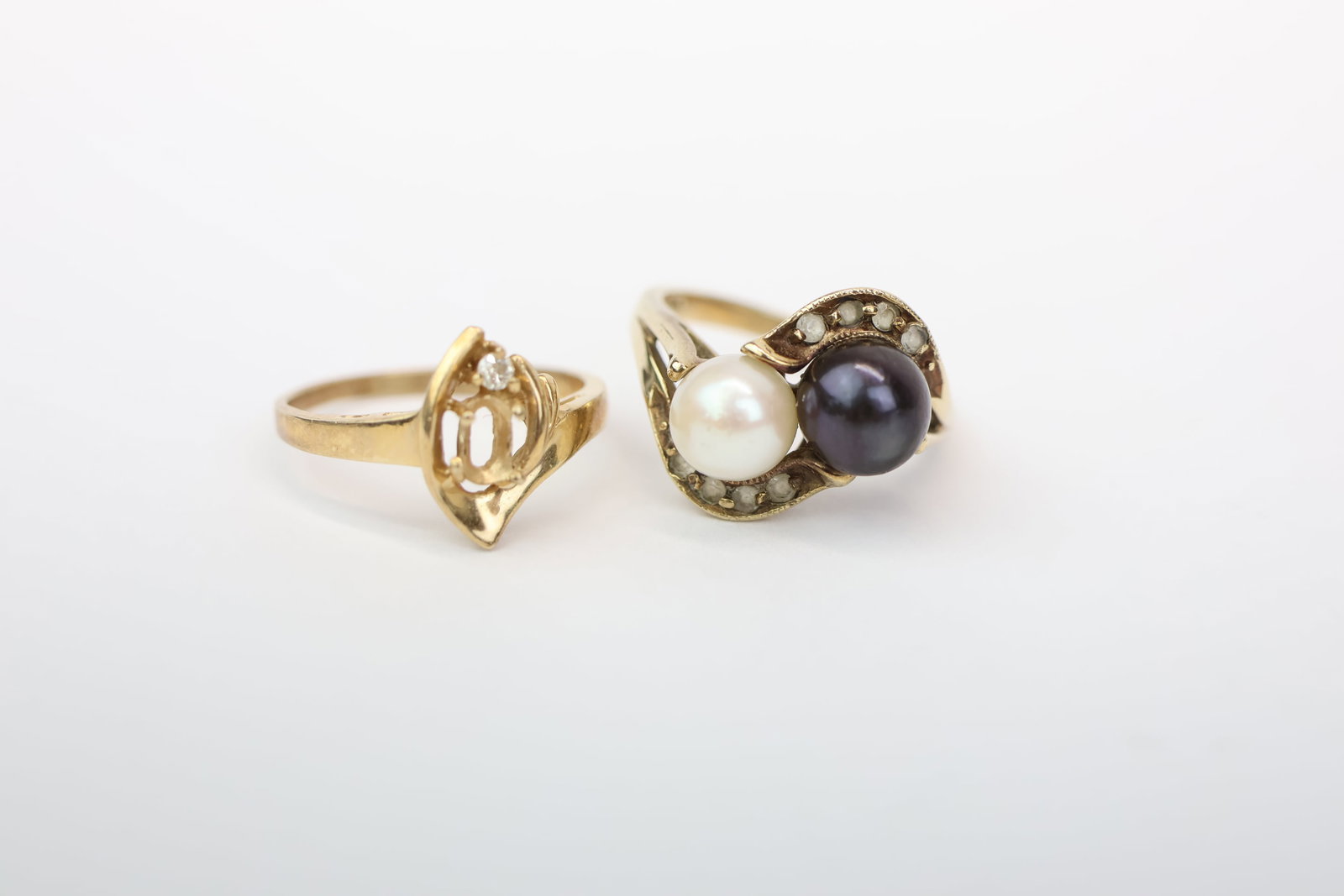 Vintage Ladies 14k Gold and Diamond Free Form Ring (1 of 7)