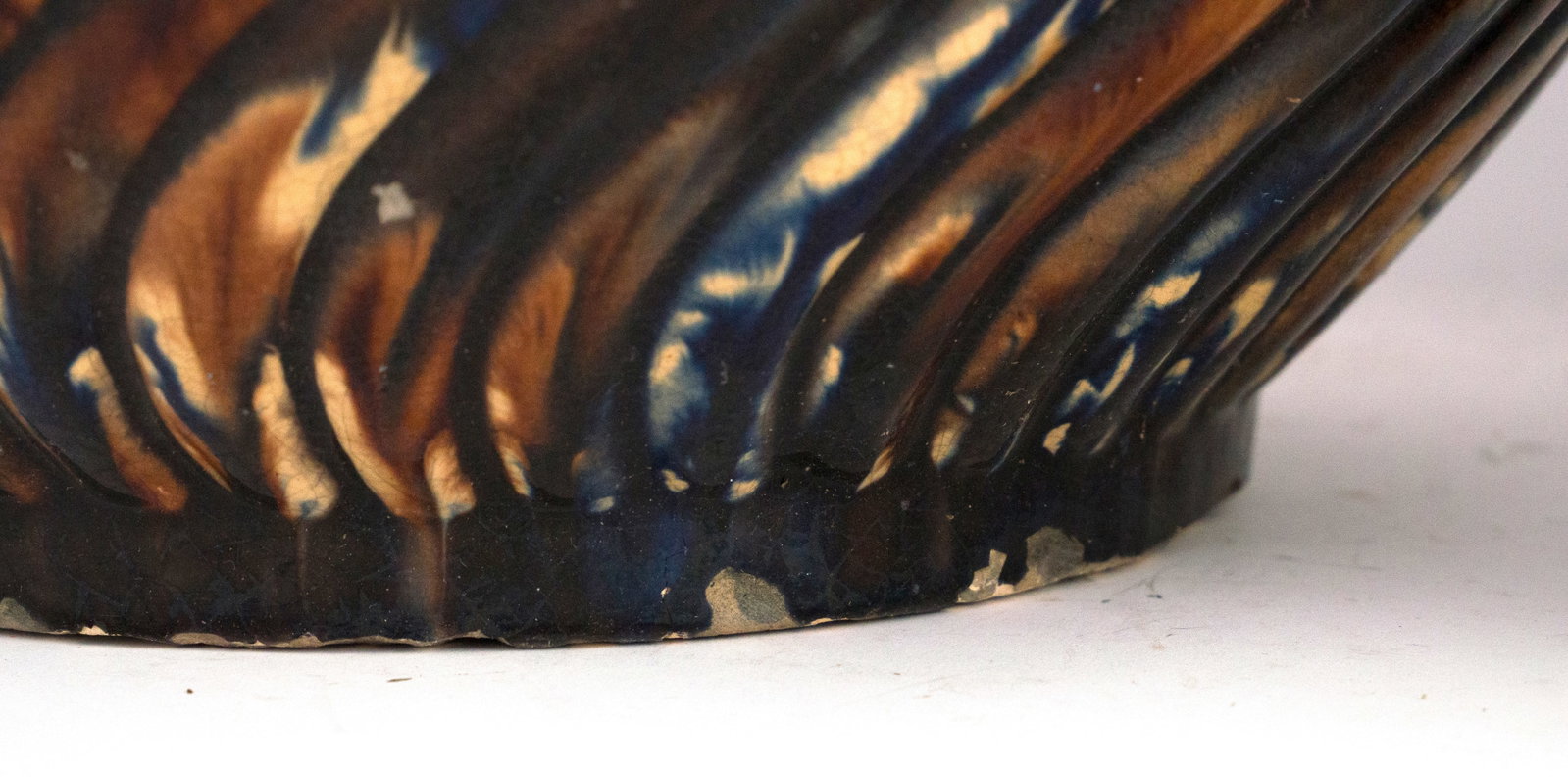 Four Art Pottery Table Articles - 8