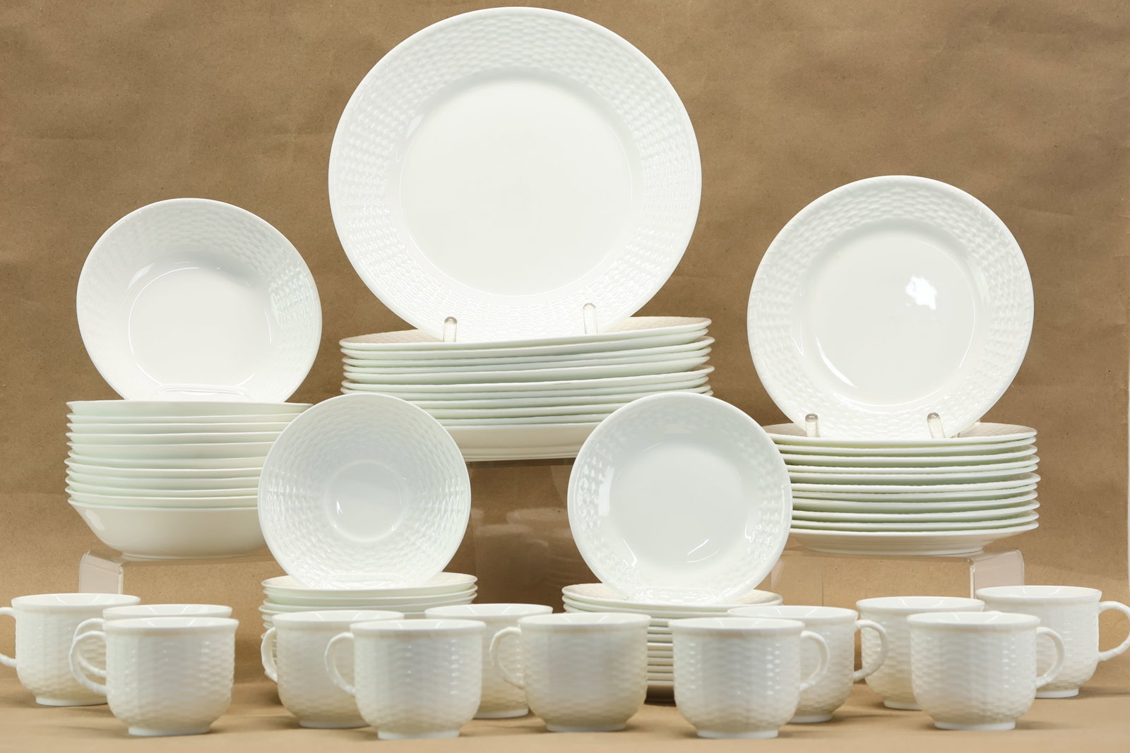 Coalport "Nantucket" Basketweave Partial Dinner Service (1 of 8)