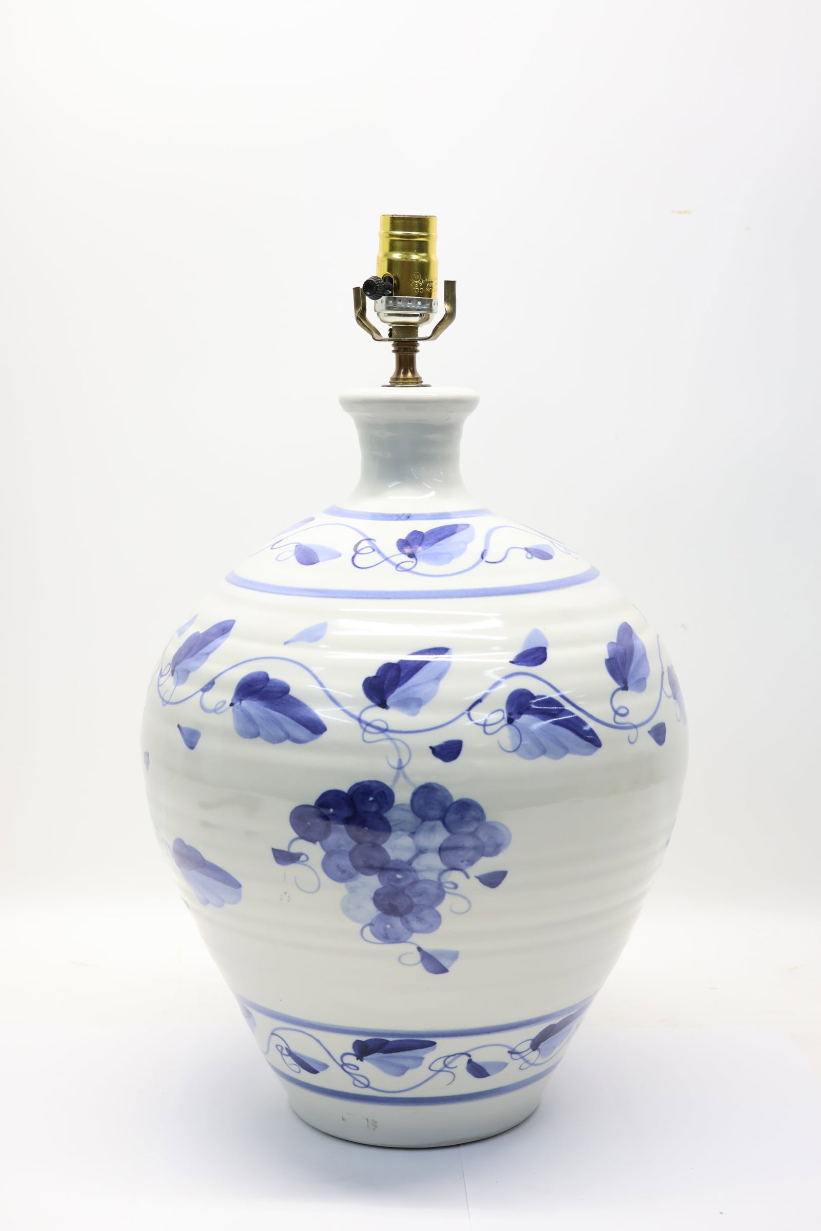 Miranda Thomas for Simon Pearce Stoneware Table Lamp: Miranda Thomas for Simon Pearce Stoneware Table Lamp Miranda Thomas for Simon Pearce Stoneware Table Lamp. Used condition, wear, worn. 19"h x 11 1/2"dia.