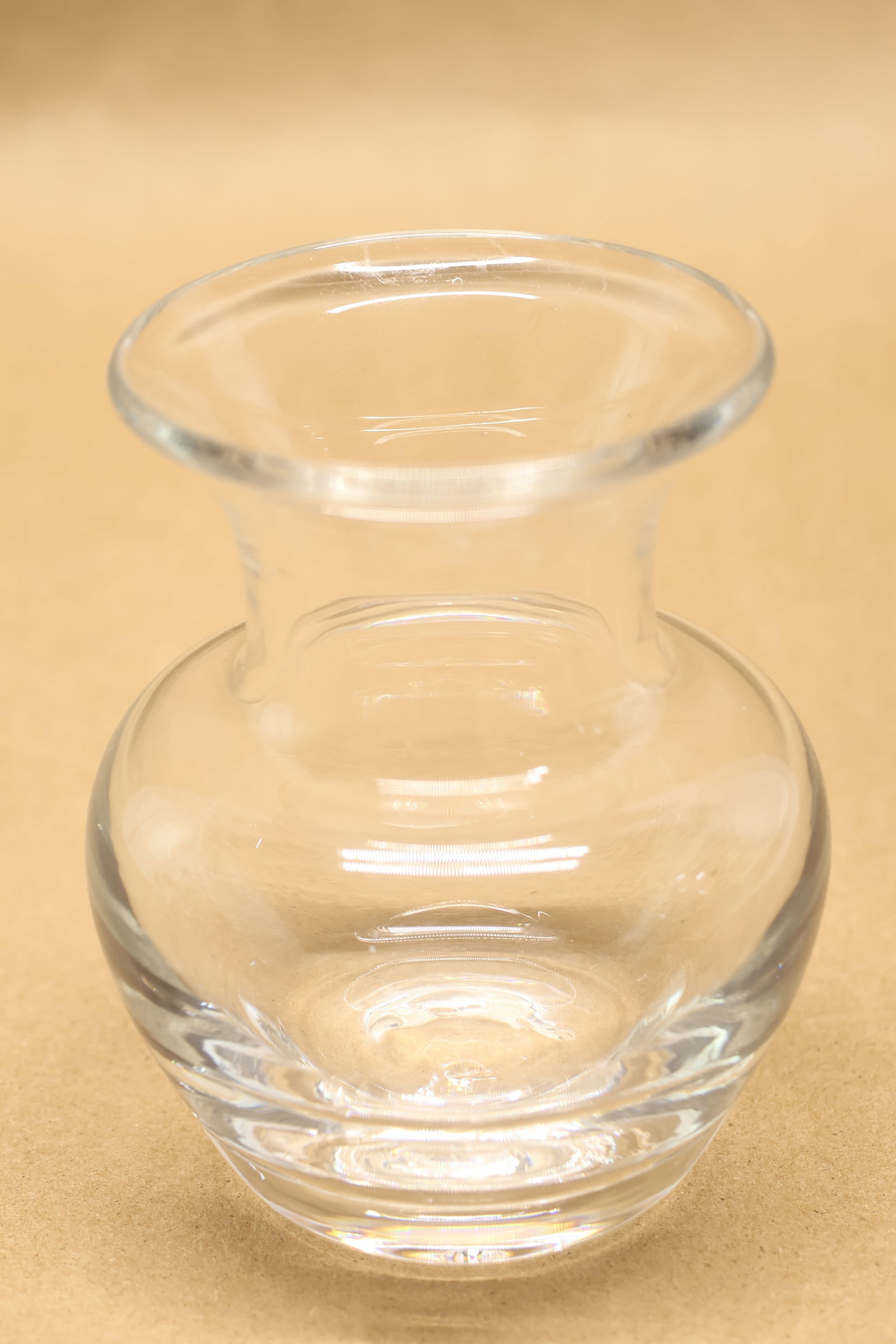 Five Simon Pearce Glass Table Articles - 18