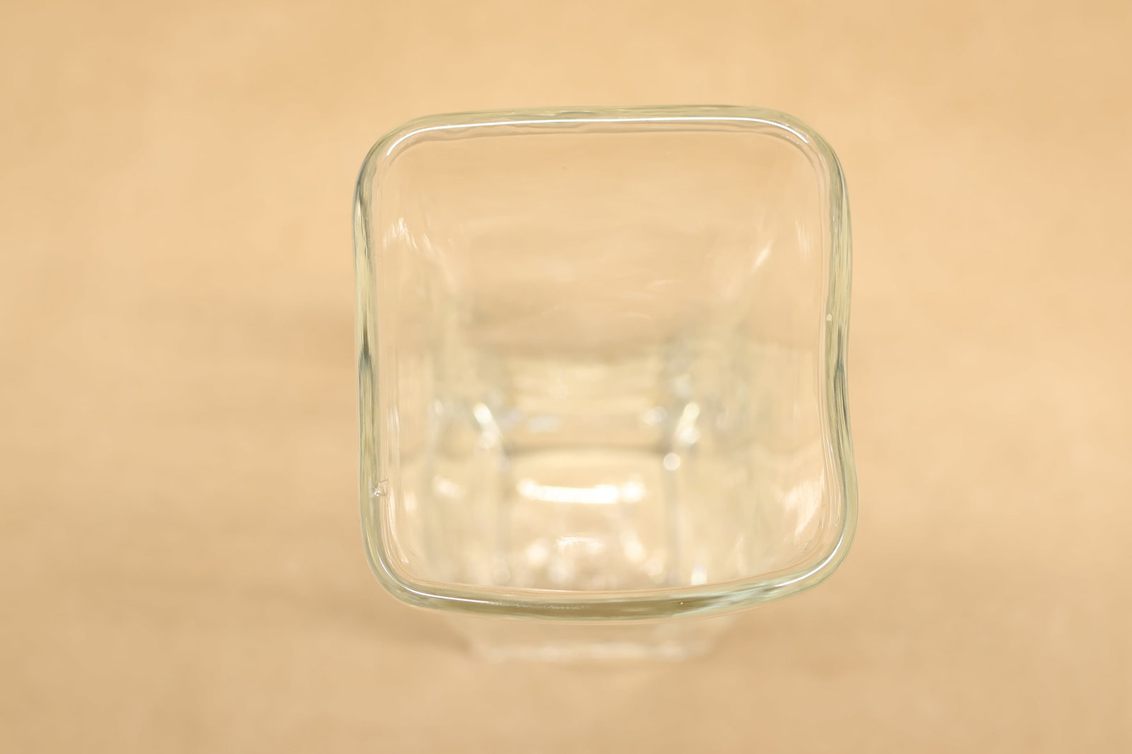 Five Simon Pearce Glass Table Articles - 4