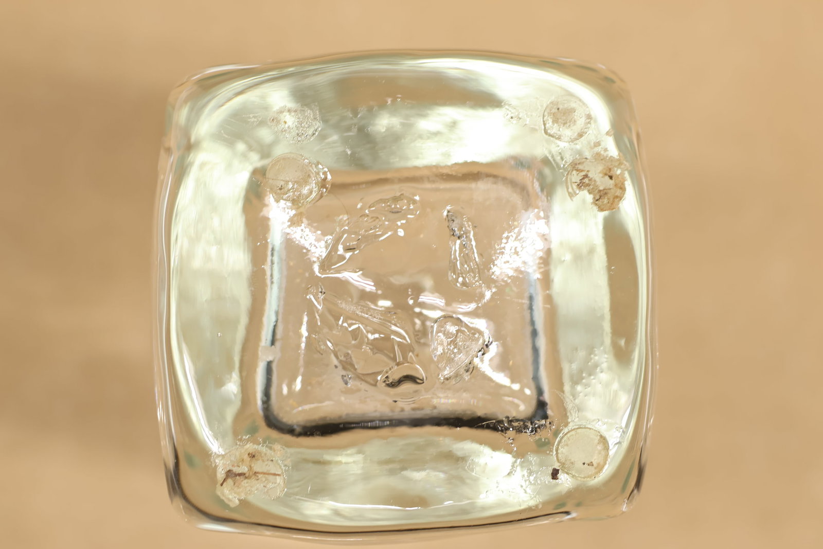 Five Simon Pearce Glass Table Articles - 5