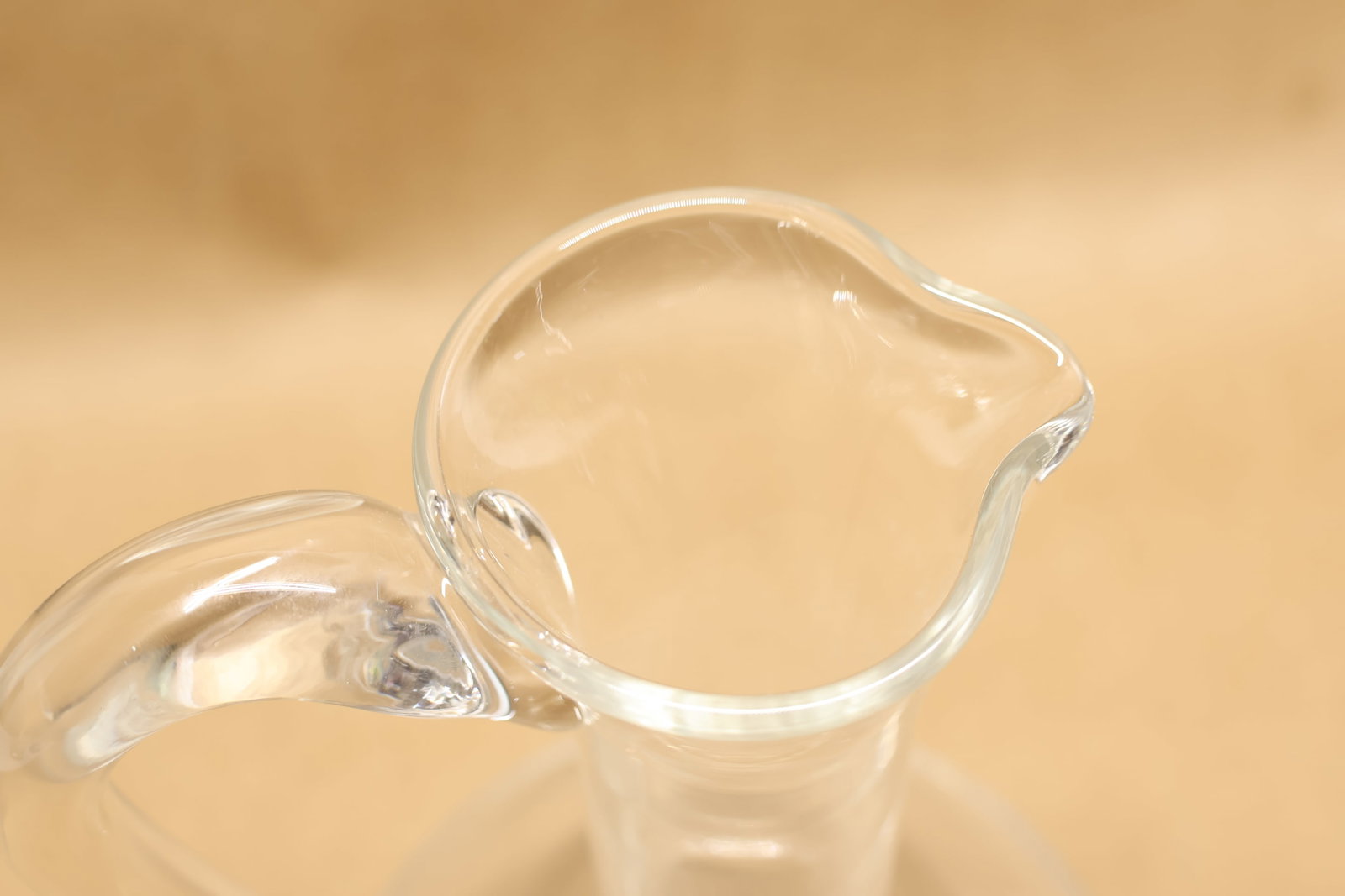 Five Simon Pearce Glass Table Articles - 8