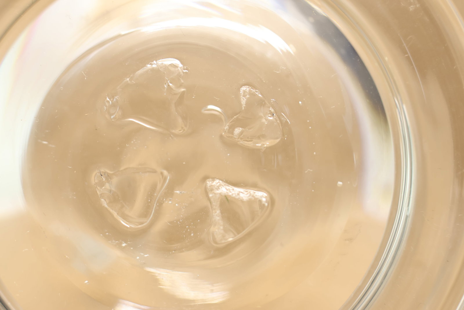 Five Simon Pearce Glass Table Articles - 9