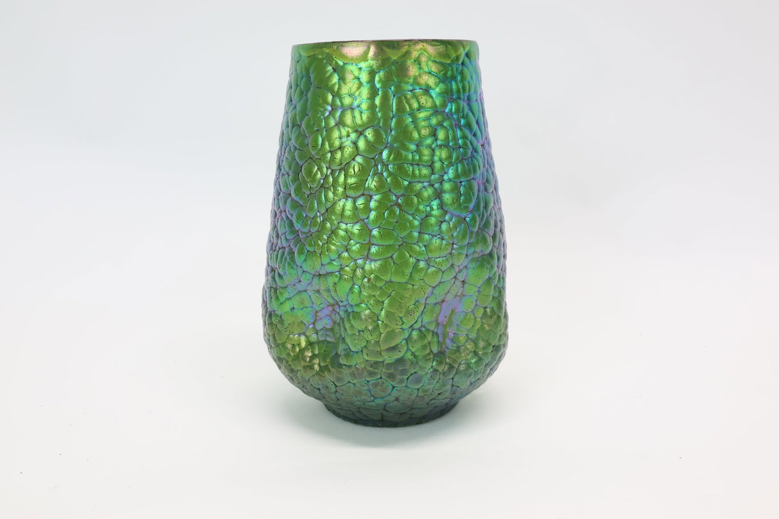 Loetz Iridescence Lava Vase: Loetz Iridescence Lava Vase Loetz Iridescence Lava Vase. Used condition. 7" tall x 4 1/2" diameter