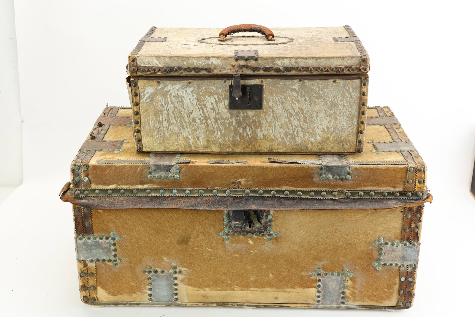 Two Antique Cowhide Trunks with Decorative Tacks (1 of 14)