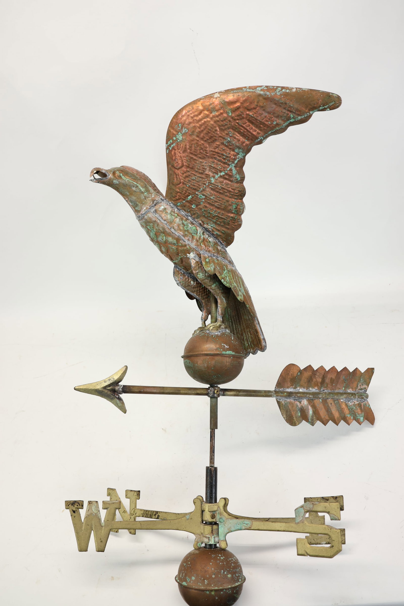Vintage Copper American Eagle Weathervane: Vintage Copper American Eagle Weathervane Vintage Copper American Eagle Weathervane. Used condition, Piece with Eagle measures 19" tall x 23 1/2" x 20 1/4" with the rod measuring 41 1/2"