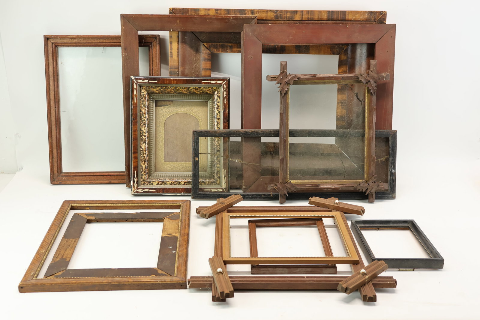 Vintage Group of Assorted Wooden Frames (1 of 5)