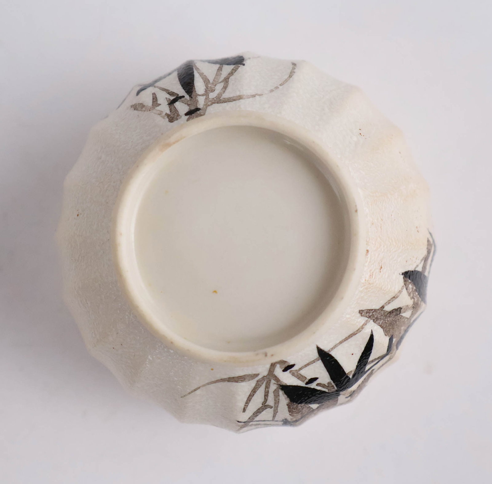 Chinese Cinnabar Vase - 6