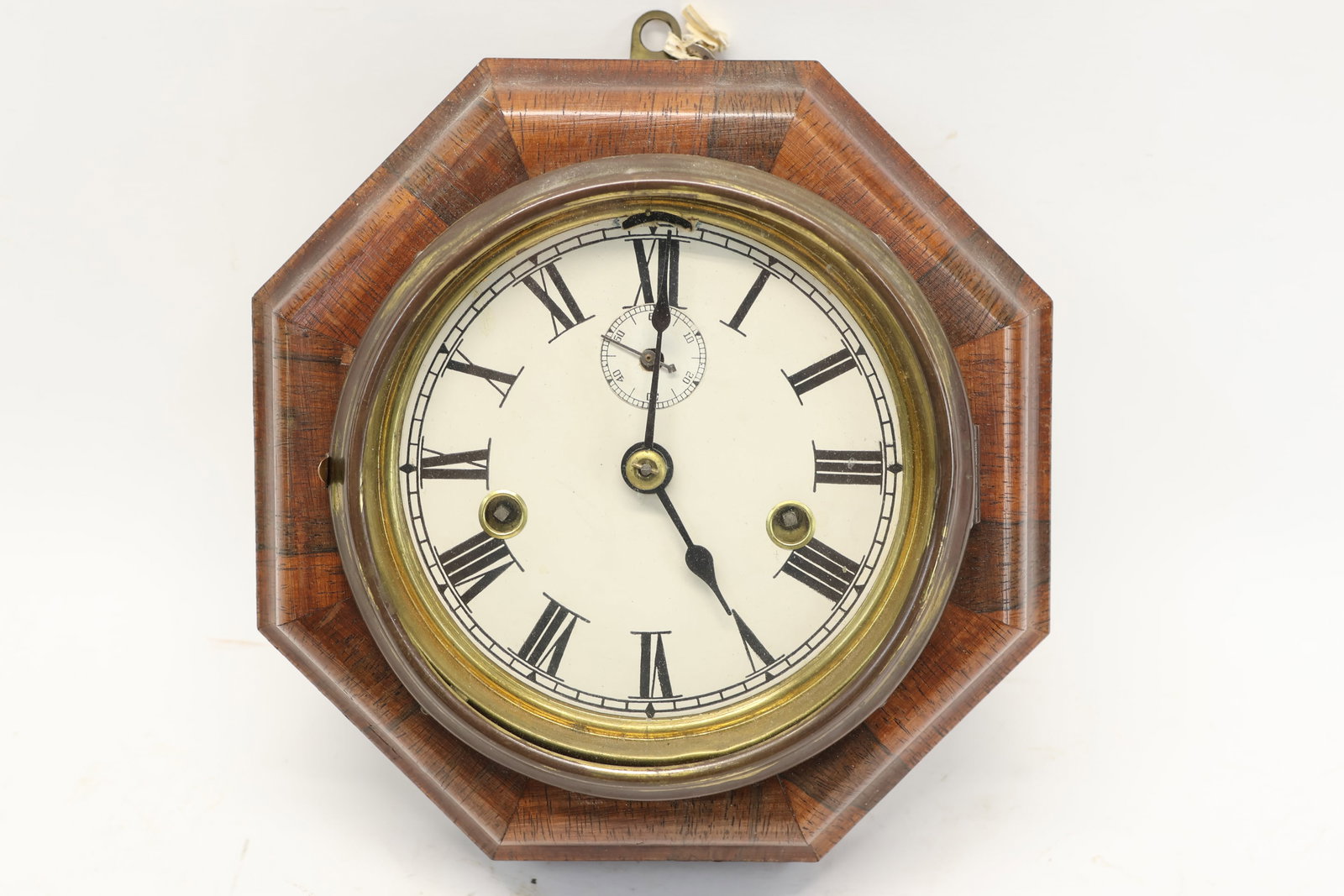 Antique Seth Thomas One Day Lever Clock: Antique Seth Thomas One Day Lever Clock Antique Seth Thomas One Day Lever Clock; Used unknown working condition; 3 1/2"h x 8 1/2"w x 8 1/2"d
